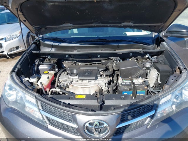 2T3ZFREV3EW123521 Toyota RAV4 LE