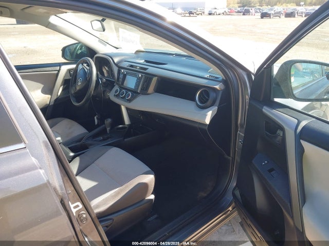 2T3ZFREV3EW123521 Toyota RAV4 LE