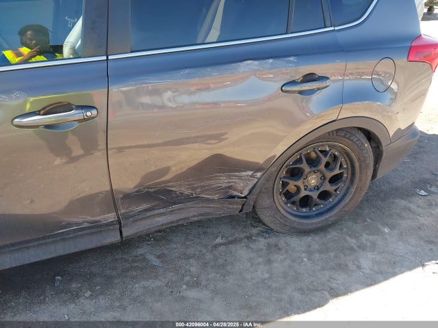 2T3ZFREV3EW123521 Toyota RAV4 LE