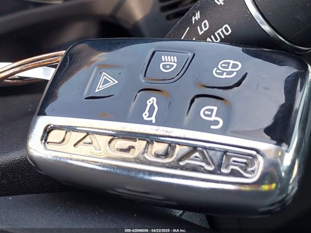 SADCJ2FX4KA395439 Jaguar F-pace 25t Premium