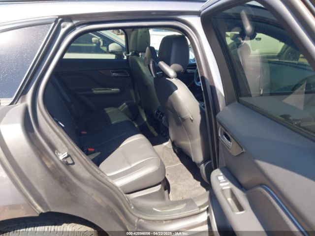 SADCJ2FX4KA395439 Jaguar F-pace 25t Premium