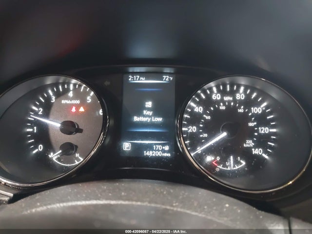 JN8AT2MV9HW270354 Nissan Rogue Sl