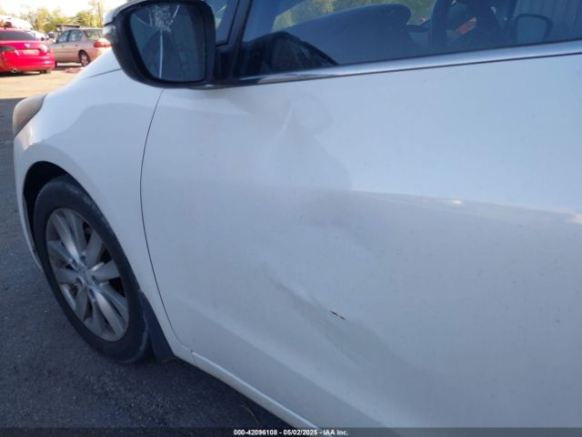 KNAFX4A88E5232175 KIA FORTE EX