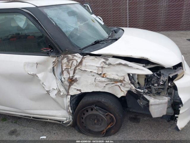 JTLZE4FEXEJ054060 Scion XB