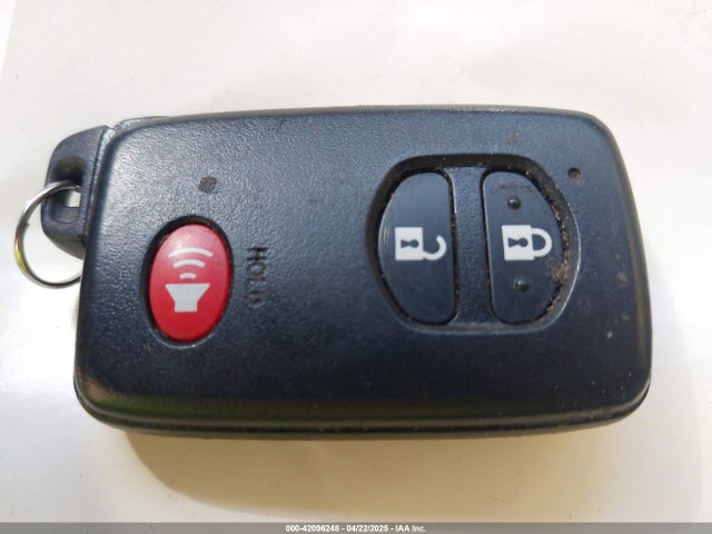 JTDZN3EU5FJ030605 Toyota Prius V Two