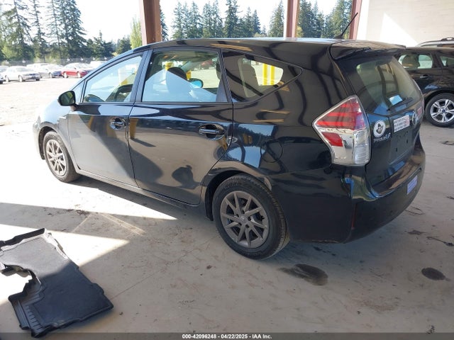 JTDZN3EU5FJ030605 Toyota Prius V Two