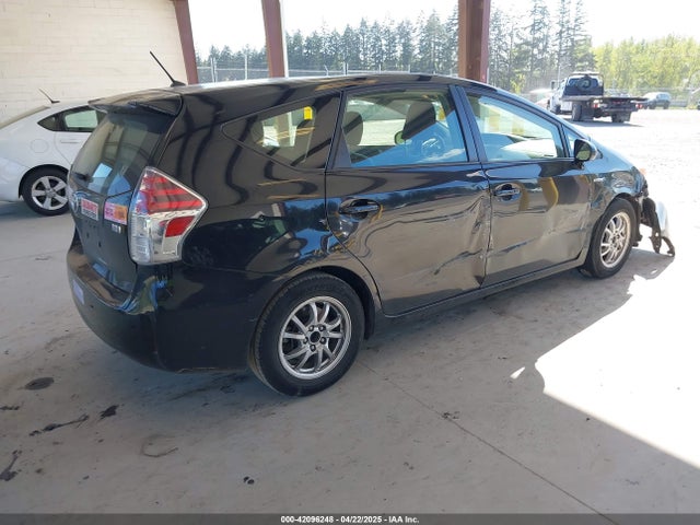 JTDZN3EU5FJ030605 Toyota Prius V Two