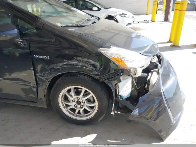 JTDZN3EU5FJ030605 Toyota Prius V Two