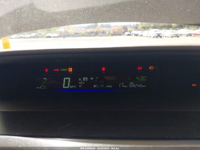 JTDZN3EU5FJ030605 Toyota Prius V Two
