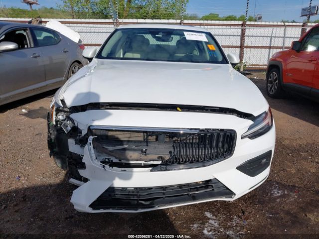 7JR102FK0MG093996 Volvo S60 T5 Momentum