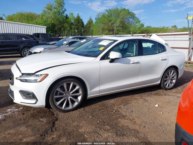 7JR102FK0MG093996 Volvo S60 T5 Momentum