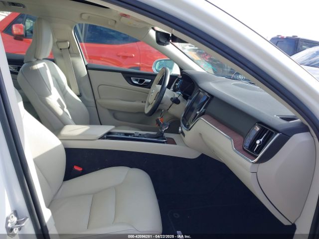 2021 VOLVO S60 7JR102FK0MG093996 Photo 4