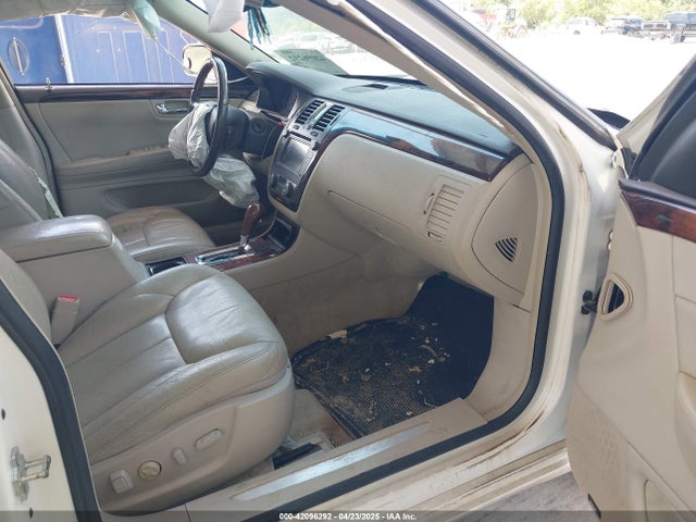 2011 CADILLAC DTS 1G6KH5E63BU117243 Photo 4