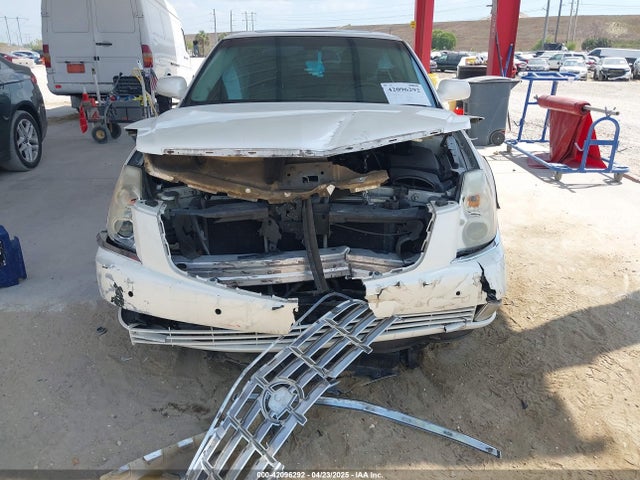 2011 CADILLAC DTS 1G6KH5E63BU117243 Photo 5