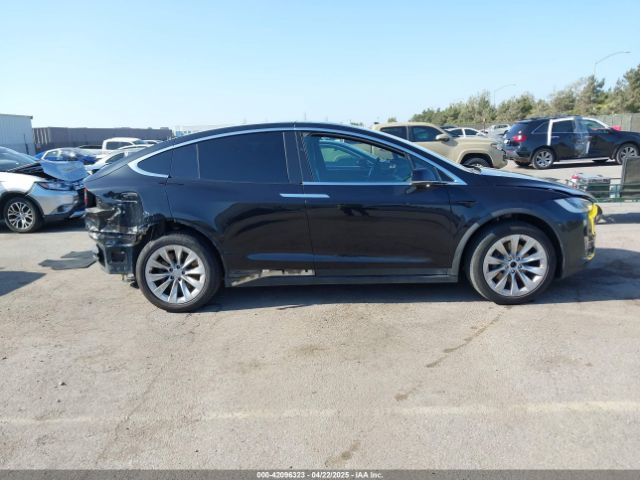 5YJXCBE25HF044617 Tesla Model X 100d/75d/90d
