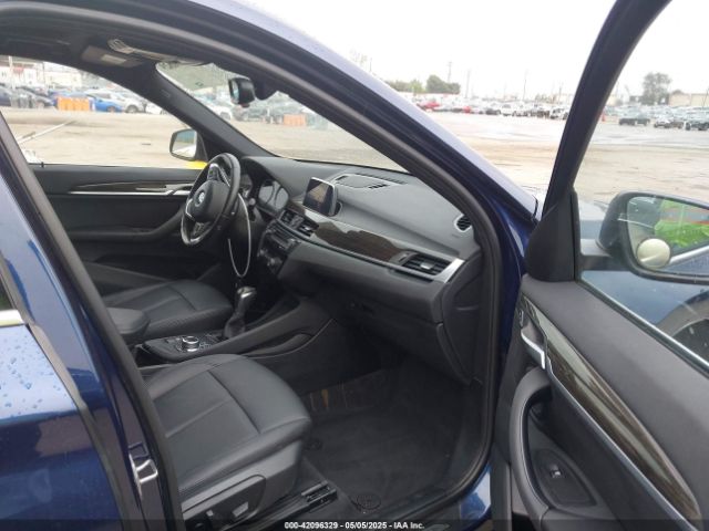 2018 BMW X1 WBXHT3C36J3H30583 Photo 4