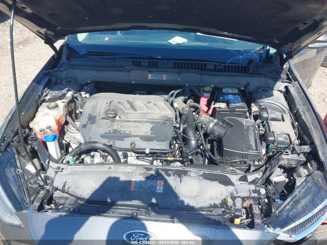 3FA6P0HDXJR127049 Ford FUSION SE