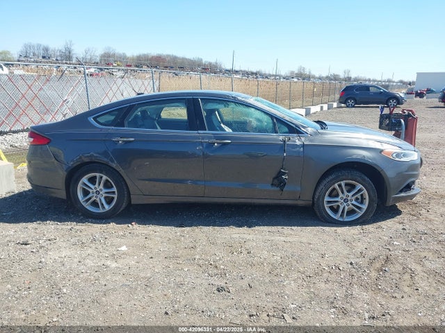 3FA6P0HDXJR127049 Ford FUSION SE
