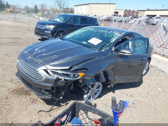 3FA6P0HDXJR127049 Ford FUSION SE