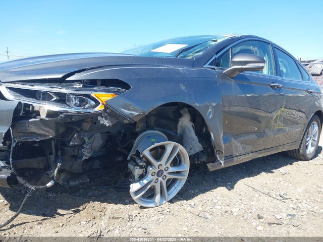3FA6P0HDXJR127049 Ford FUSION SE