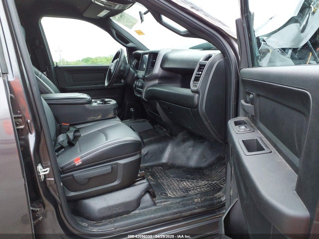 3C6UR5CJ8RG181826 RAM 2024
