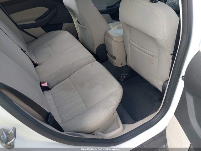 Ford FOCUS SE 2015 1FADP3K25FL328931 Image 8