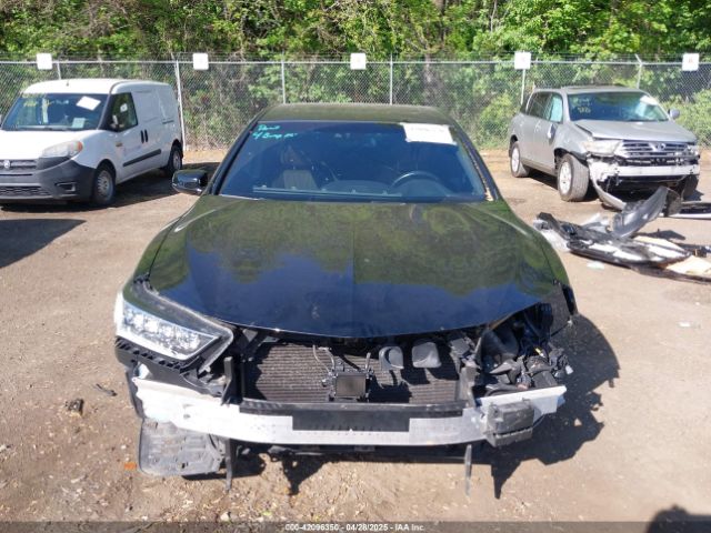 JH4KC1F58JC001369 Acura RLX