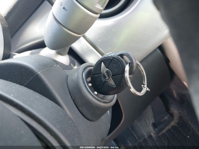 2006 MINI COOPER WMWRF33556TG14466 Photo 10