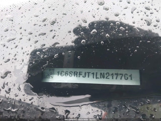 1C6SRFJT1LN217761 RAM 1500 Laramie  4x4 5'7 Box