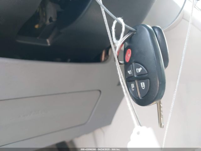 5TDKK3DC9ES501255 Toyota Sienna Le V6 8 Passenger