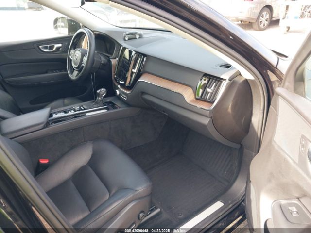 2021 VOLVO XC60 YV4102DK2M1715161 Photo 4