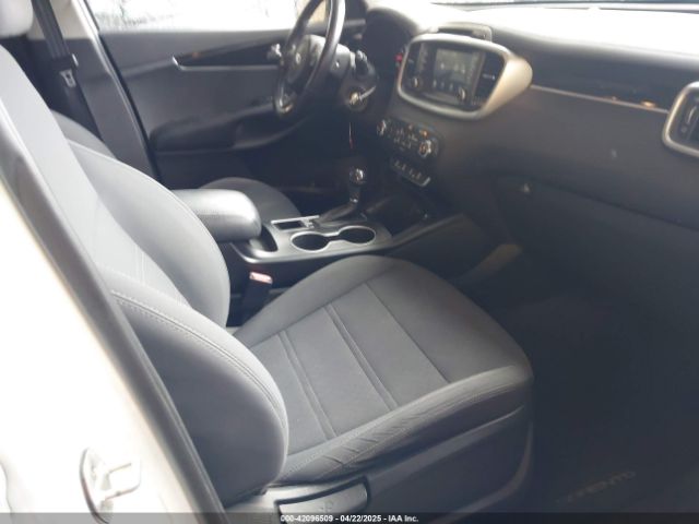 5XYPGDA34HG283261 KIA Sorento 2.4l Lx