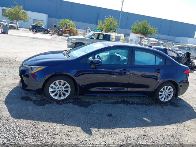 5YFVPMAE0NP386046 Toyota COROLLA LE