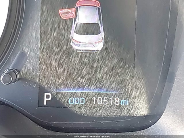 5YFVPMAE0NP386046 Toyota COROLLA LE