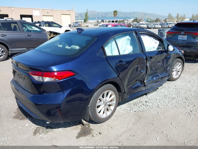 5YFVPMAE0NP386046 Toyota COROLLA LE