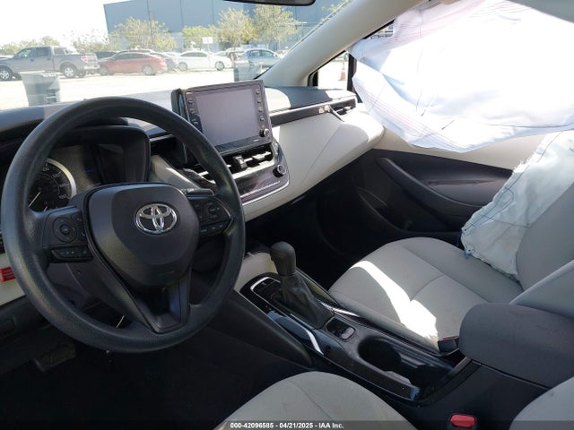 5YFVPMAE0NP386046 Toyota COROLLA LE