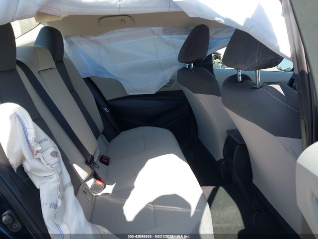 5YFVPMAE0NP386046 Toyota COROLLA LE