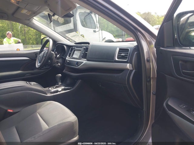 5TDZZRFH6KS319028 Toyota Highlander Le