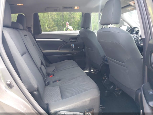5TDZZRFH6KS319028 Toyota Highlander Le
