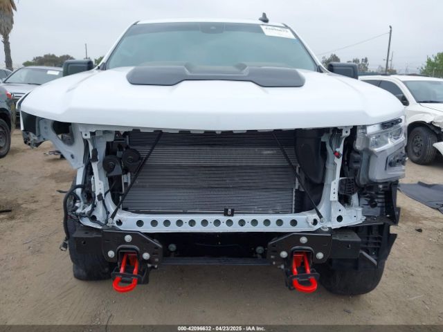 3GCUKFEL9SG224626 Chevrolet Silverado 1500 4wd  Short Bed Lt Trail Boss