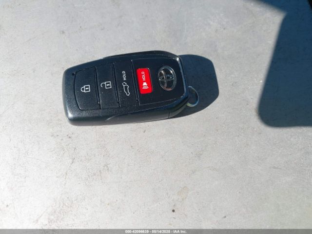 5TDKDRAH3RS529345 Toyota Highlander Xle