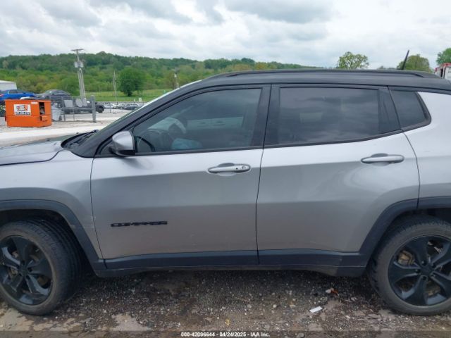 3C4NJDBB8JT323967 Jeep Compass Altitude 4x4