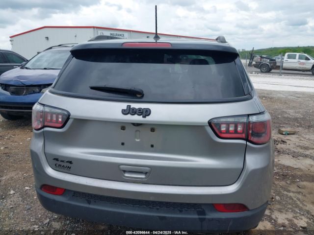 3C4NJDBB8JT323967 Jeep Compass Altitude 4x4