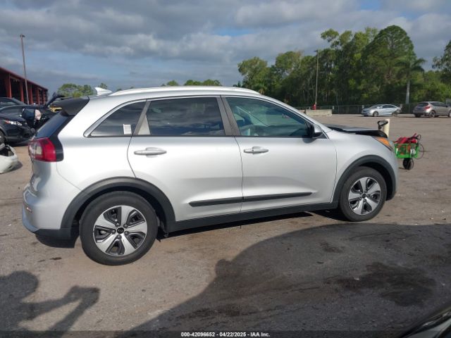 KNDCB3LC7K5231434 KIA NIRO LX