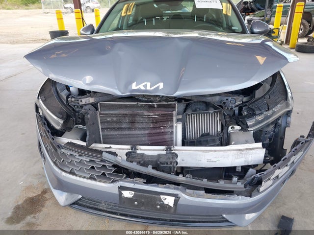 5XXG14J23NG090639 KIA K5 LXS