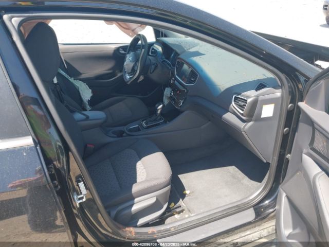 2017 HYUNDAI IONIQ HYBRID KMHC75LC2HU036476 Photo 4