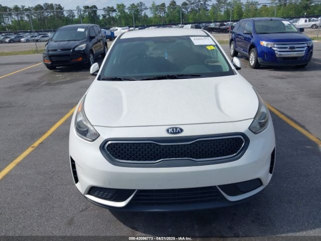 KNDCB3LC8J5118610 KIA NIRO FE