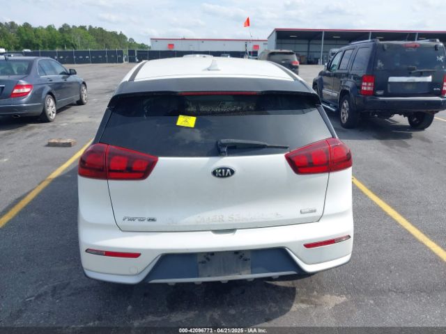KNDCB3LC8J5118610 KIA NIRO FE