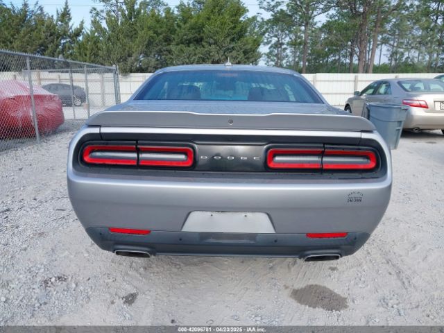 2C3CDZAG2JH259026 Dodge Challenger Sxt Plus