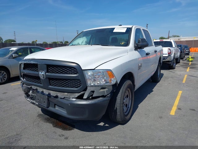 3C6RR7KG2MG686308 RAM 1500 Classic Tradesman  4x4 5'7 Box